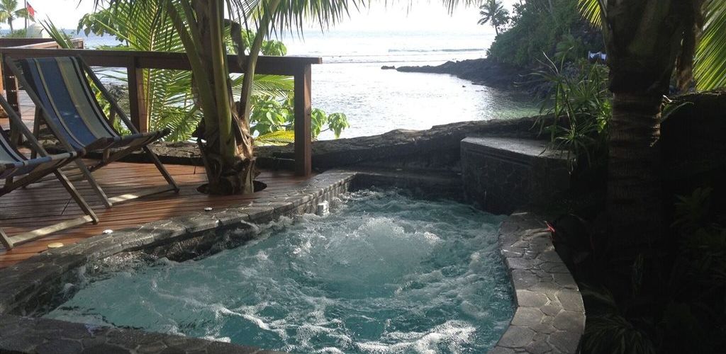 Hotel Seabreeze Resort - Spa Pool - Samoa
