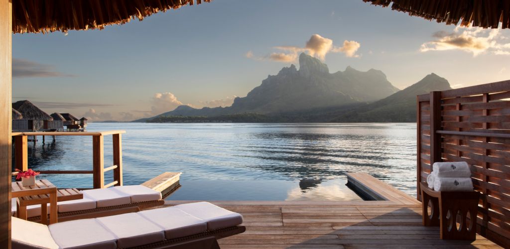 Hotel Four Seasons Resort Bora Bora - Überwasserbungalow mit Bergblick - Tahiti