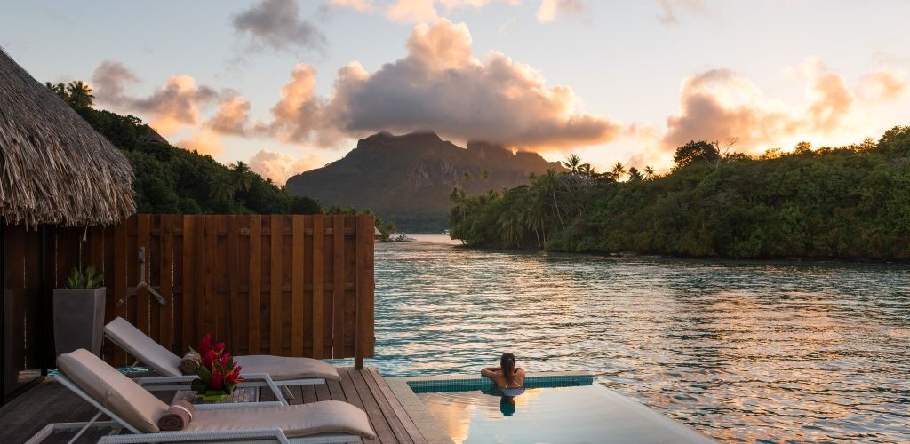 Hotel Conrad Bora Bora Nui - Überwasservilla mit Pool & Otemanublick - Tahiti