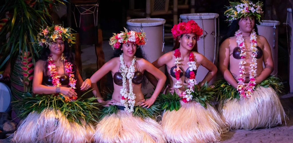 Ausflug Show Abend Tiki Village Moorea - Tänzerinnen - Tahiti
