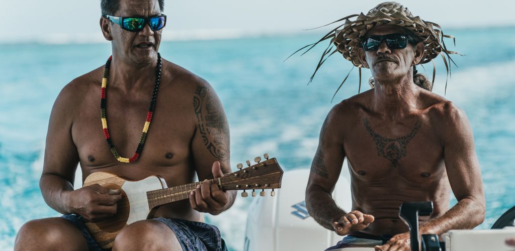 Moorea Ausflug Outrigger Miti Lagunentour - Musiker - Tahiti
