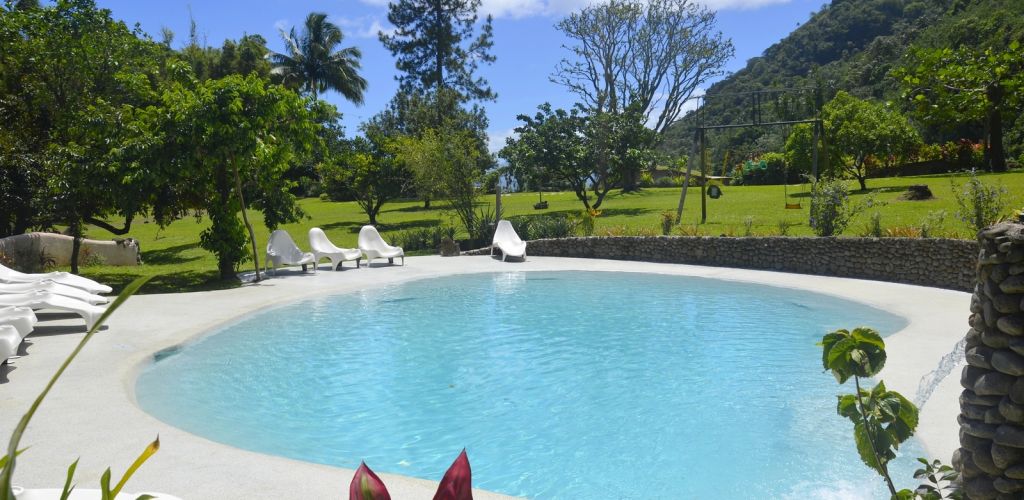 Pension Vanira Lodge Tahiti - Pool - Tahiti