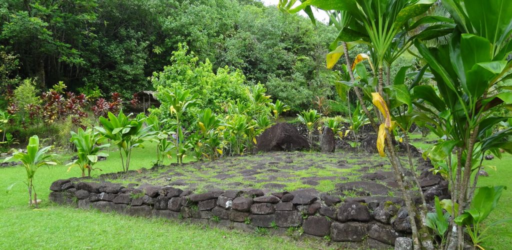 Tahiti Ausflug Geländewagensafari - Steinplattform - Tahiti