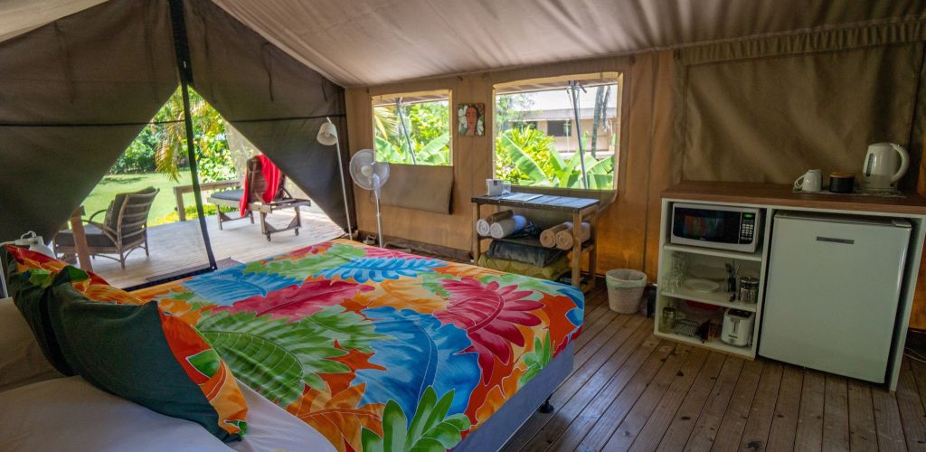 Hotel Ikurangi Eco Retreat - Innenansicht Luxury Safari Zelt - Cook Inseln