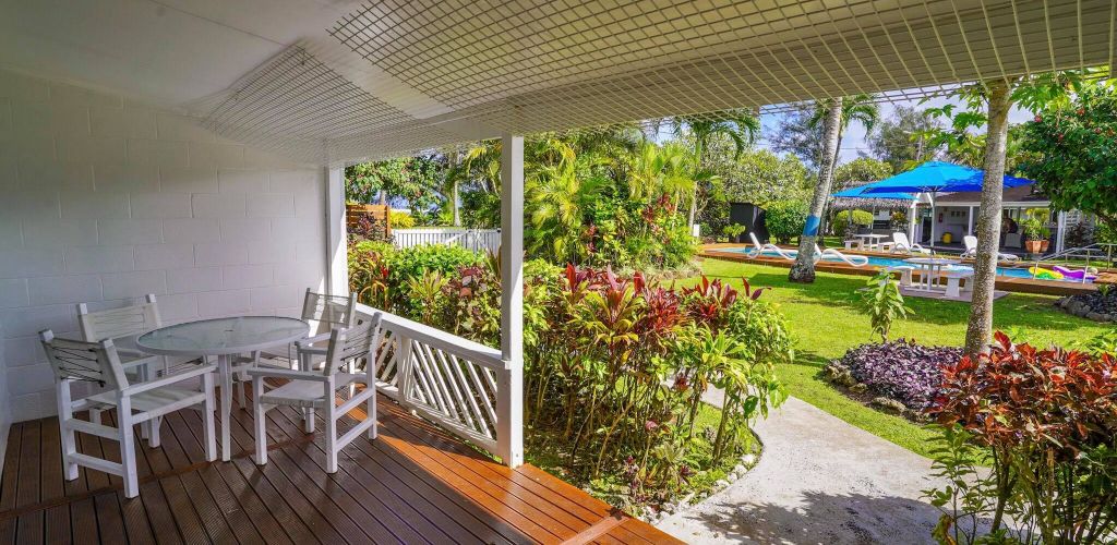 Hotel The Black Pearl Beach Side Apartments - Cabana Poolblick - Cook Inseln