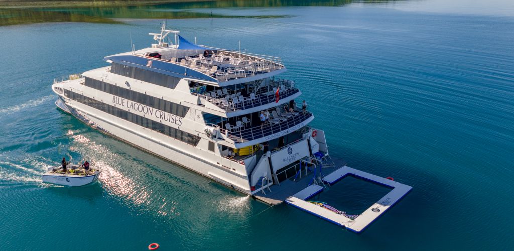 Kreuzfahrt Blue Lagoon Cruises - MV Yasawa Princess II in Soso Bay - Fiji