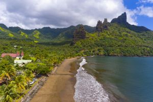 Marquesas - Küstenlandschaft auf Nuku Hiva - Tahiti