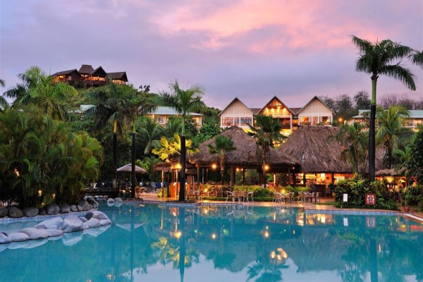 Hotel Outrigger Fiji Beach Resort - Pool - Fiji