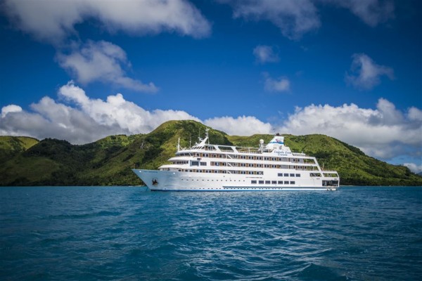 Kreuzfahrt Captain Cook Cruises - Schiff Reef Endeavour - Fiji