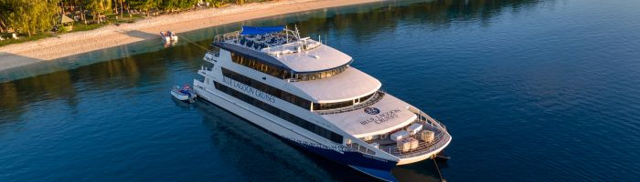 Kreuzfahrt Blue Lagoon Cruises - Luftaufnahme des Schiffes - Fiji