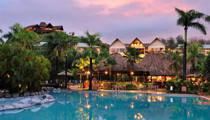 Hotel Outrigger Fiji Beach Resort - Pool - Fiji