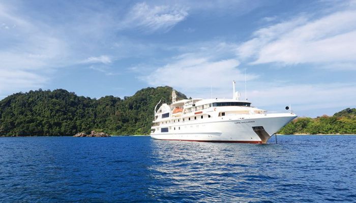 Kreuzfahrt Coral Discoverer - Aussenansicht - Papua Neuguinea