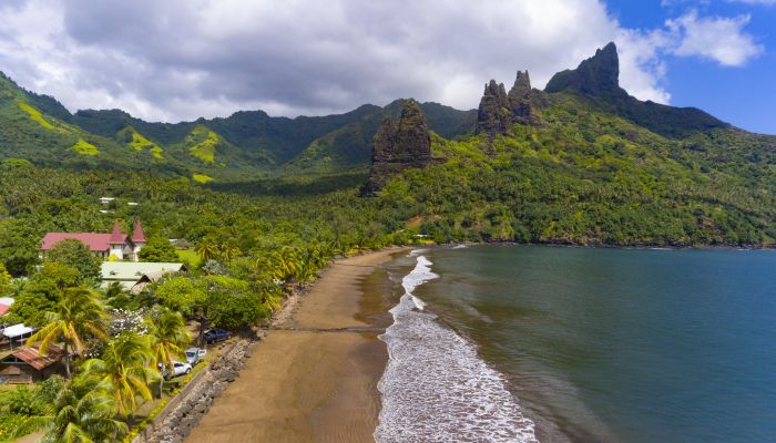 Marquesas - Küstenlandschaft auf Nuku Hiva - Tahiti